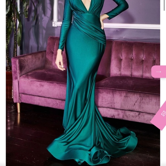 Green evening dress - Picture 1 of 5